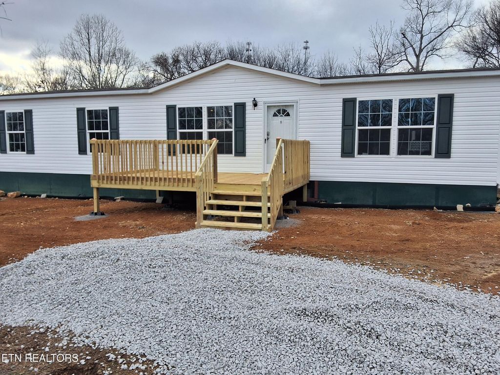 Photo of 523 N Point Rd, Sweetwater, TN 37874 (MLS # 1325990)