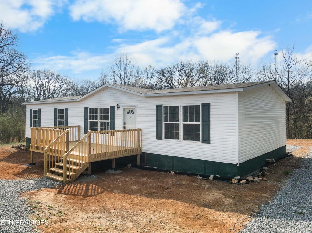 Photo of 523 N Point Rd, Sweetwater, TN 37874 (MLS # 1325990)
