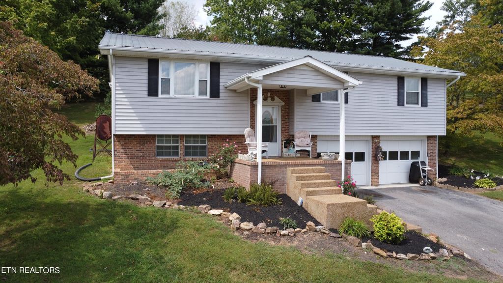 Photo of 126 Redbird Lane, Tazewell, TN 37879 (MLS # 1239259)
