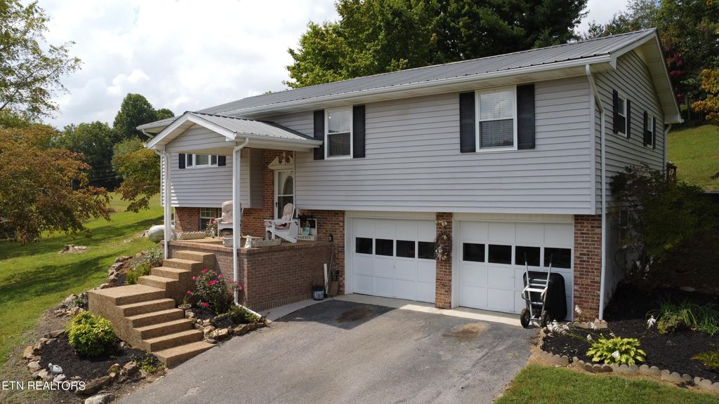 Photo of 126 Redbird Lane, Tazewell, TN 37879 (MLS # 1239259)