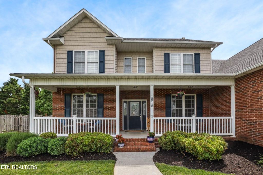 Photo of 1618 Lindenhall Drive, Alcoa, TN 37701 (MLS # 1264171)