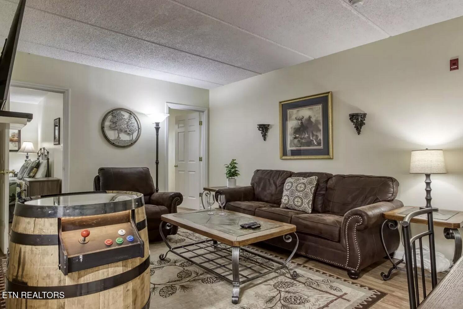 413 Baskins Creek Rd 501