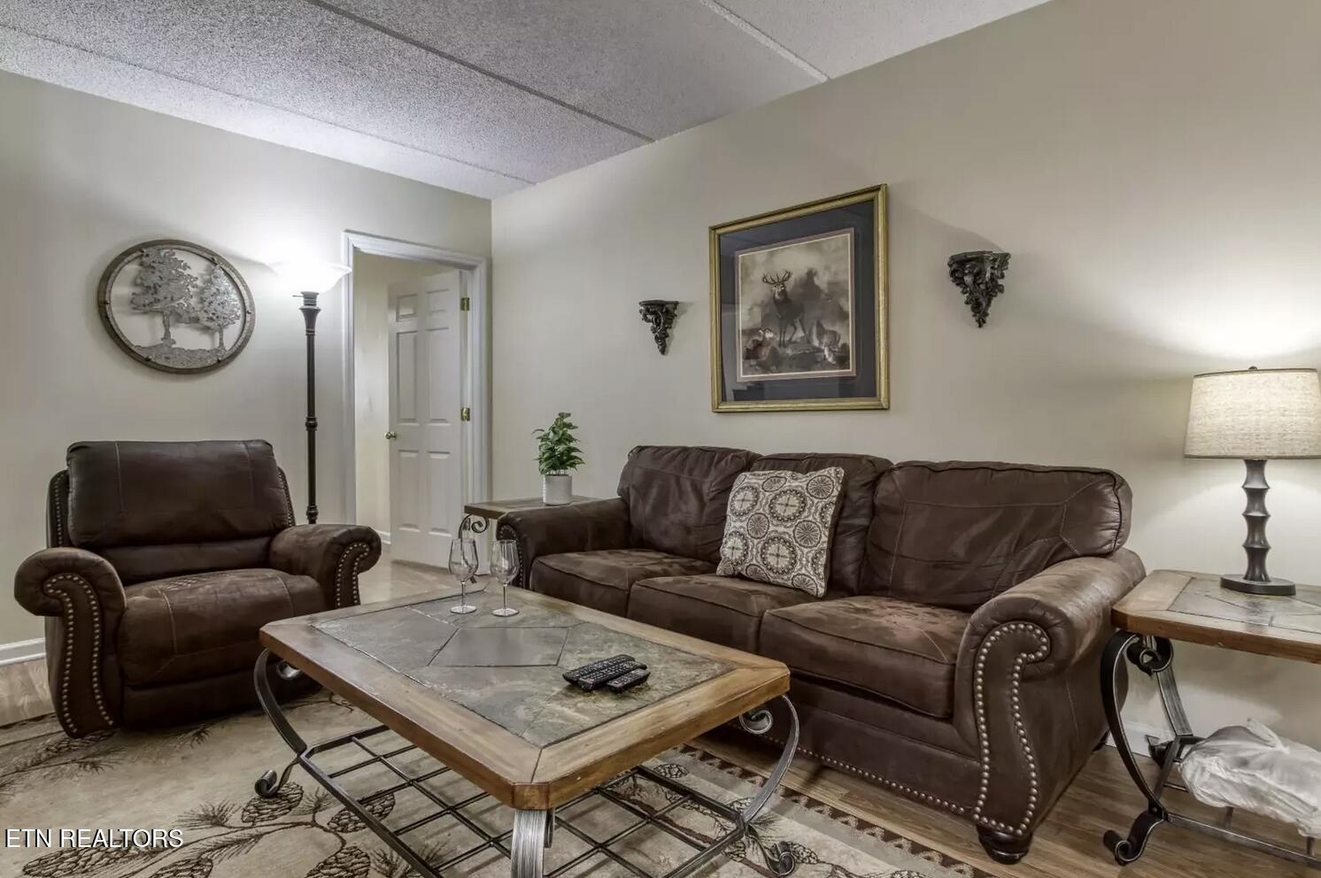 413 Baskins Creek Rd 501