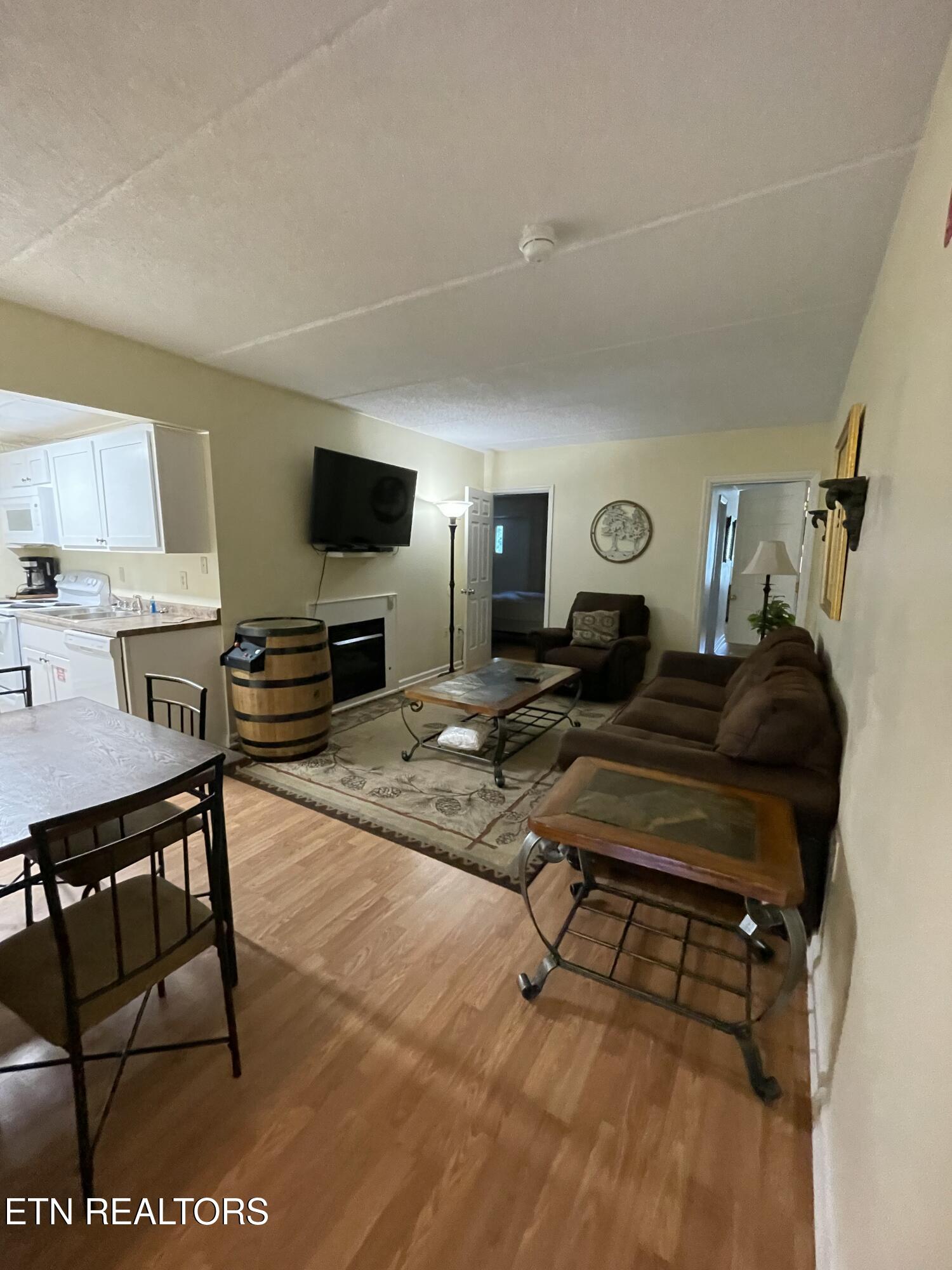 413 Baskins Creek Rd 501