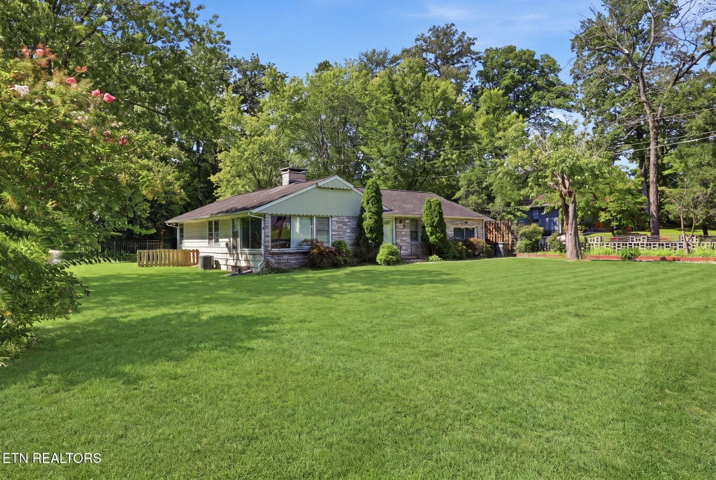 Photo of 4908 Silva Drive, Knoxville, TN 37914 (MLS # 1350322)
