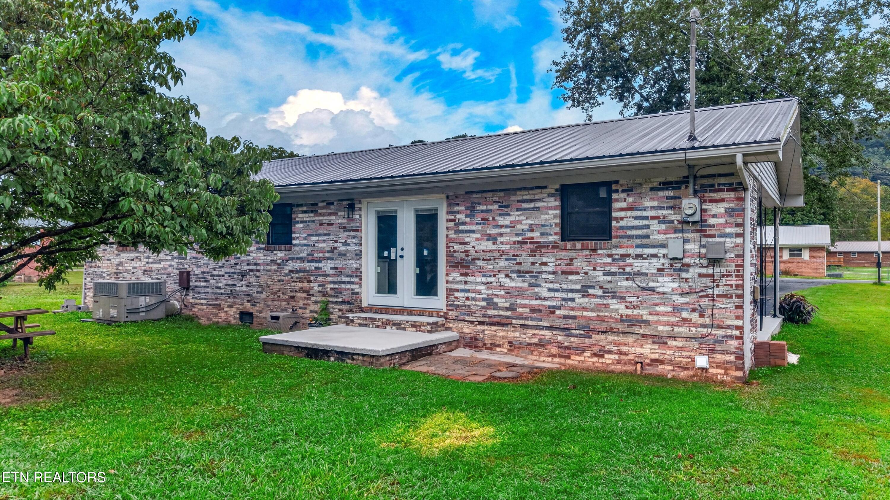 518 Fairfield Drive