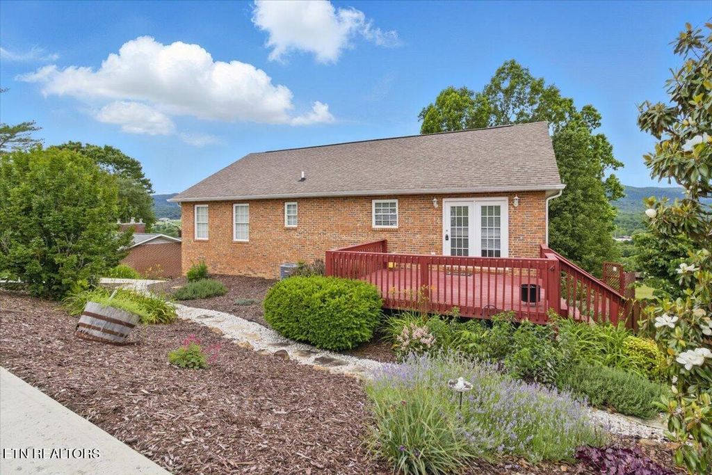 Photo of 262 Cresent St, Harrogate, TN 37752 (MLS # 1338796)