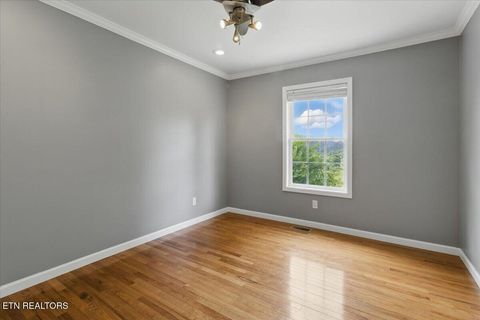 Tiny photo for 262 Cresent St, Harrogate, TN 37752 (MLS # 1338796)