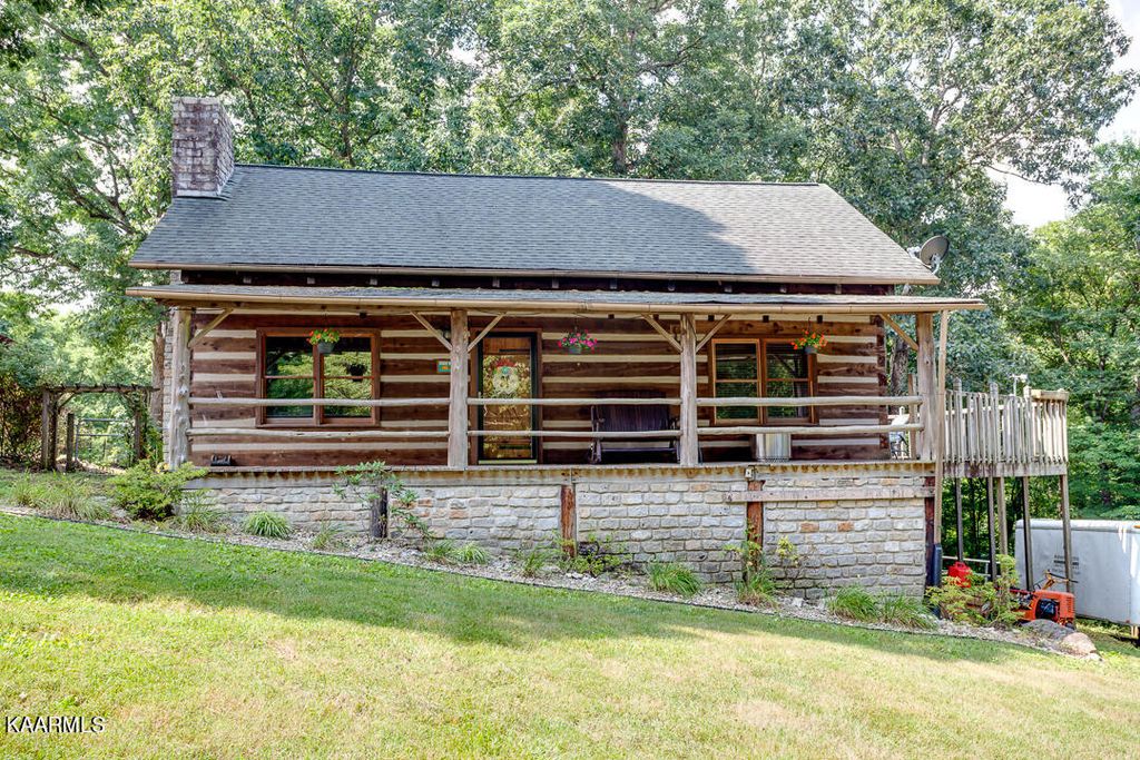 Photo of 424 S Carter School Rd, Strawberry Plains, TN 37871 (MLS # 1231751)