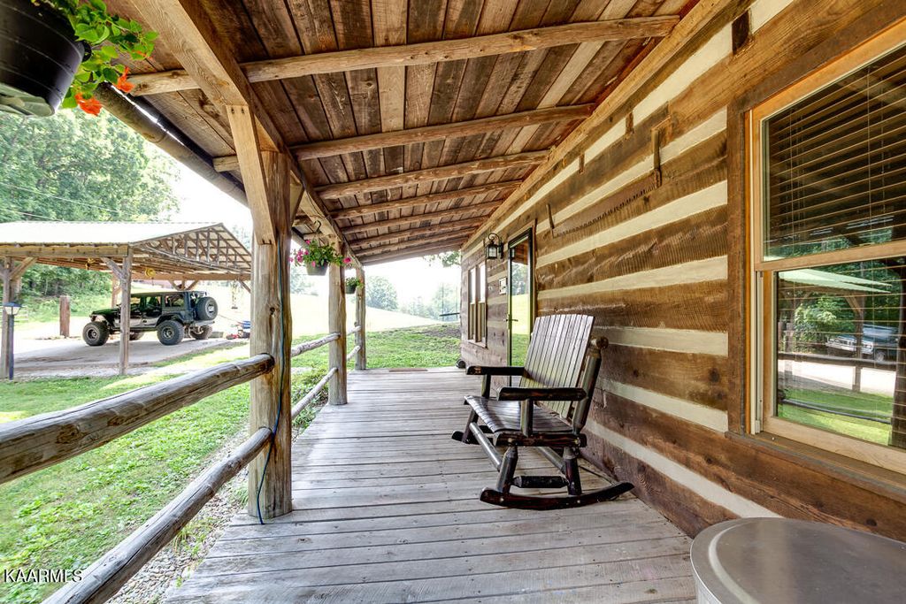 Photo of 424 S Carter School Rd, Strawberry Plains, TN 37871 (MLS # 1231751)