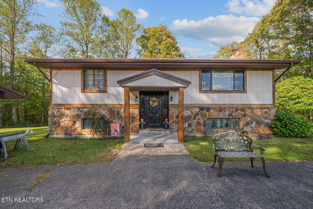 Photo of 769 Christenson Rd, Deer Lodge, TN 37726 (MLS # 1318465)