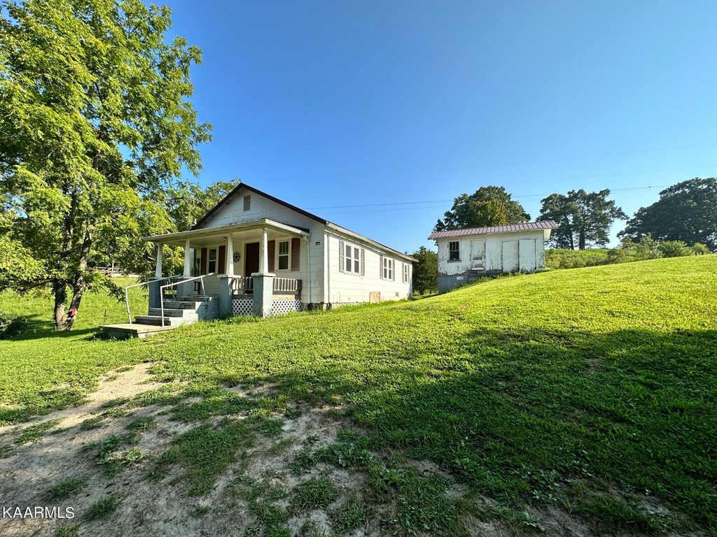 Photo of 520 Briar Rd, Tazewell, TN 37879 (MLS # 1237941)