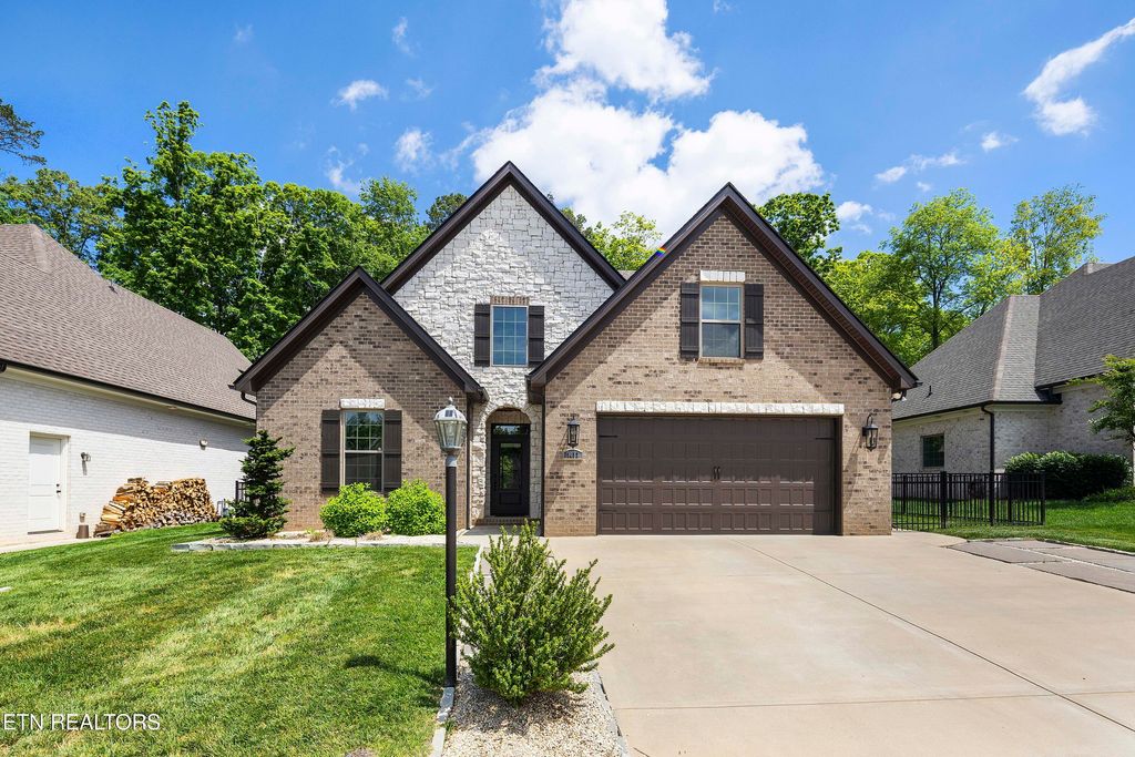 Photo of 1412 Bronze Lane, Knoxville, TN 37922 (MLS # 1339835)