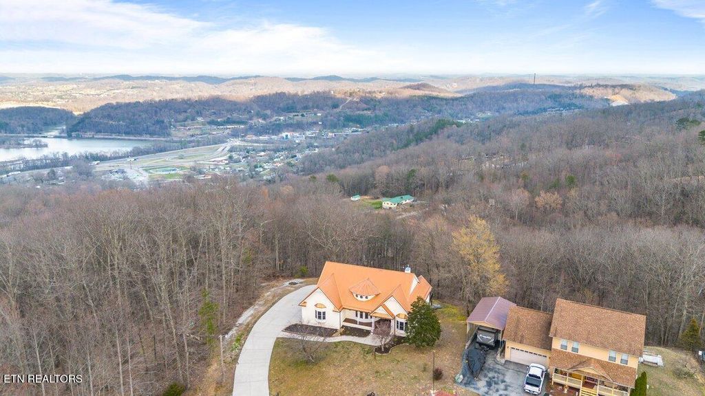 Photo of 286 Bobcat Tr, Caryville, TN 37714 (MLS # 1331778)