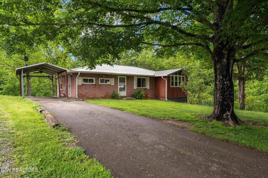 Photo of 9421 College St, Strawberry Plains, TN 37871 (MLS # 1301348)