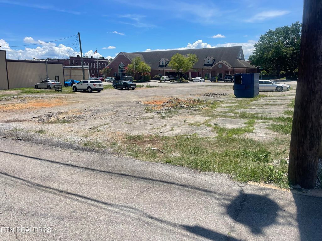 Photo of Oak St, Sweetwater, TN 37874 (MLS # 1310302)