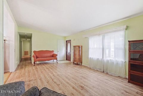 Tiny photo for 330 Deerfield Rd, Sparta, TN 38583 (MLS # 1349598)