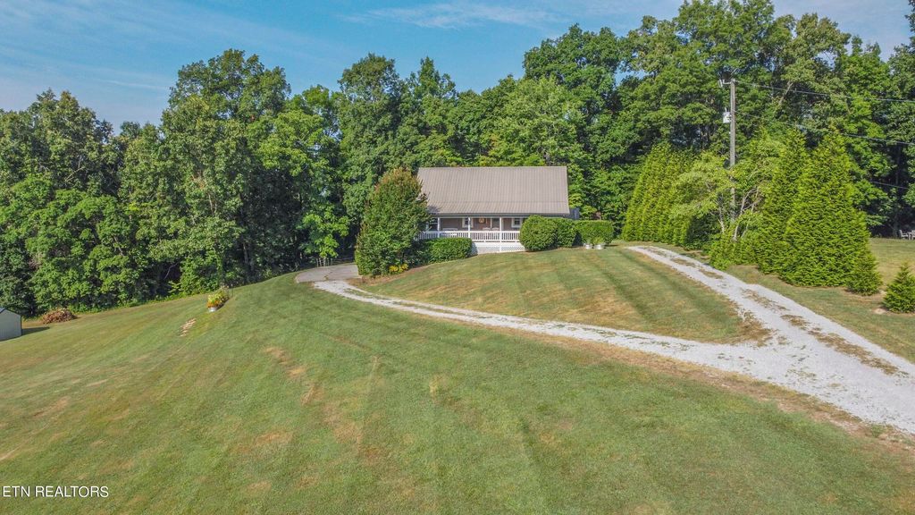 Photo of 401 Tobits Fides Lane, Maynardville, TN 37807 (MLS # 1270809)