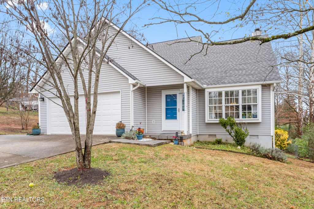Photo of 3148 Kingsmore Drive, Knoxville, TN 37921 (MLS # 1323660)