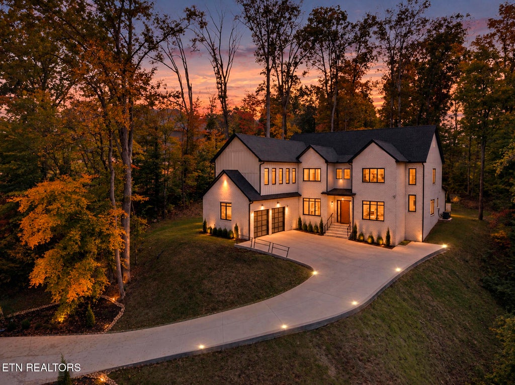Photo of 1135 Oak Chase Blvd, Lenoir City, TN 37772 (MLS # 1360681)