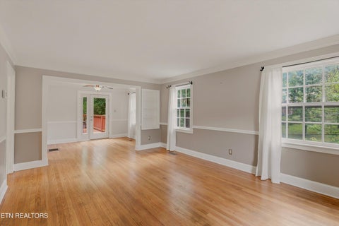 Tiny photo for 5512 Lake Shore Drive, Knoxville, TN 37920 (MLS # 1348254)