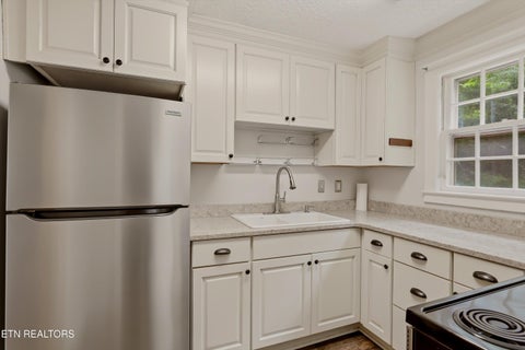 Tiny photo for 5512 Lake Shore Drive, Knoxville, TN 37920 (MLS # 1348254)