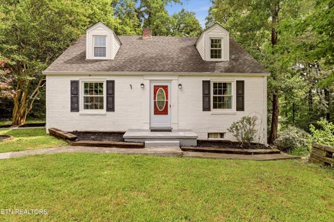 Photo of 5512 Lake Shore Drive, Knoxville, TN 37920 (MLS # 1348254)