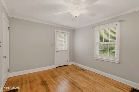 Tiny photo for 5512 Lake Shore Drive, Knoxville, TN 37920 (MLS # 1348254)