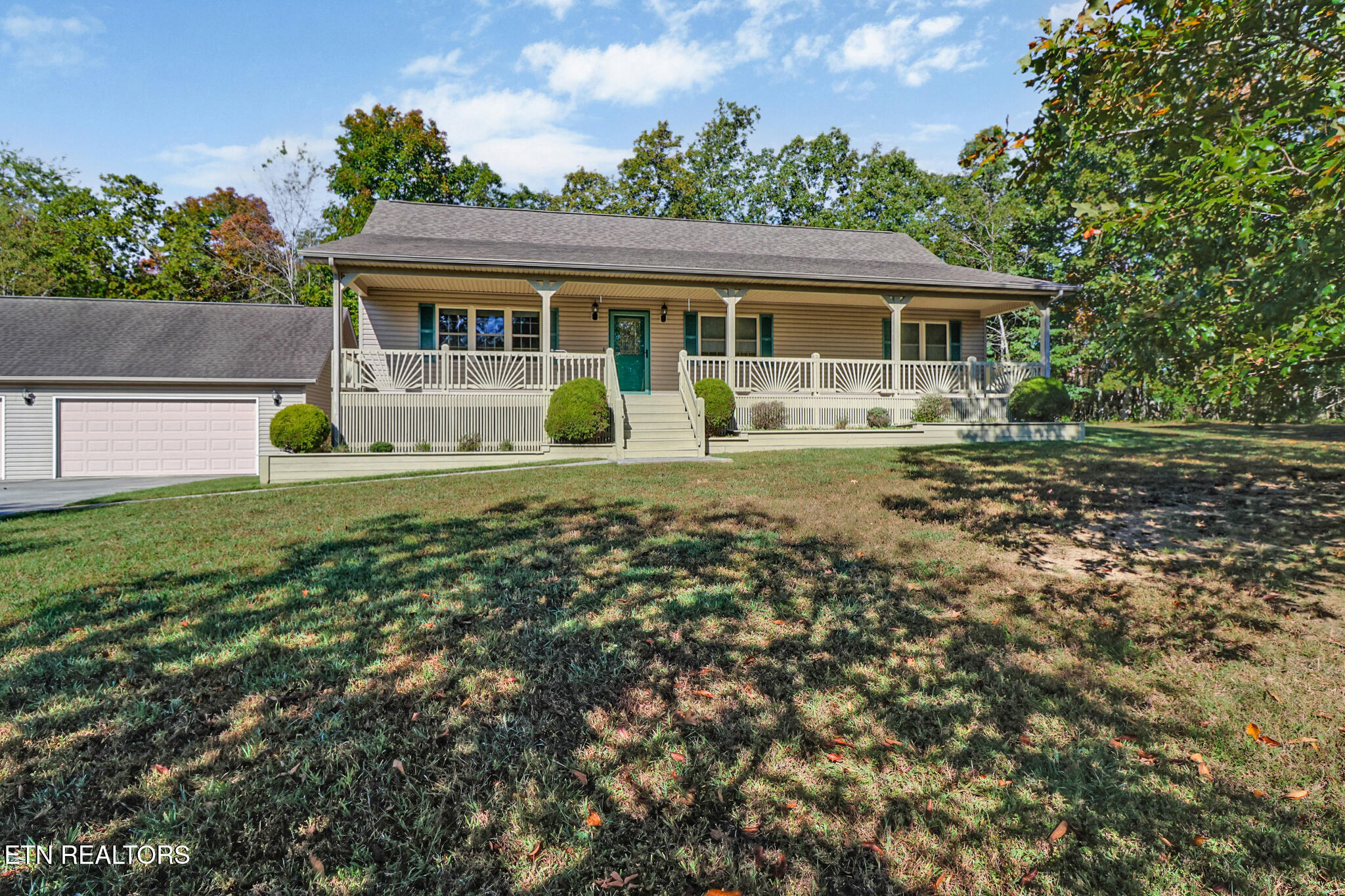 4045 Lone Wolf Circle