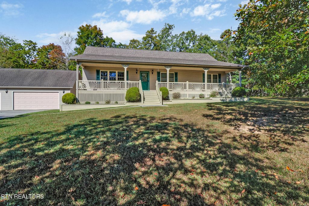 Photo of 4045 Lone Wolf Circle, Crossville, TN 38572 (MLS # 1317496)