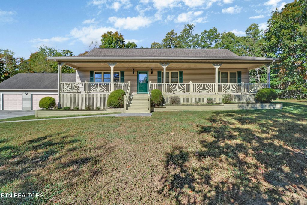 Photo of 4045 Lone Wolf Circle, Crossville, TN 38572 (MLS # 1317496)