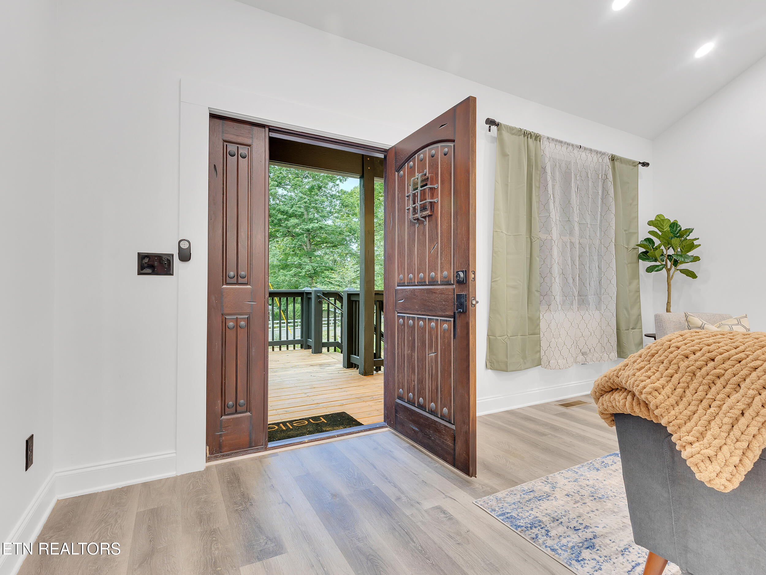 1395 Willow Creek Lane