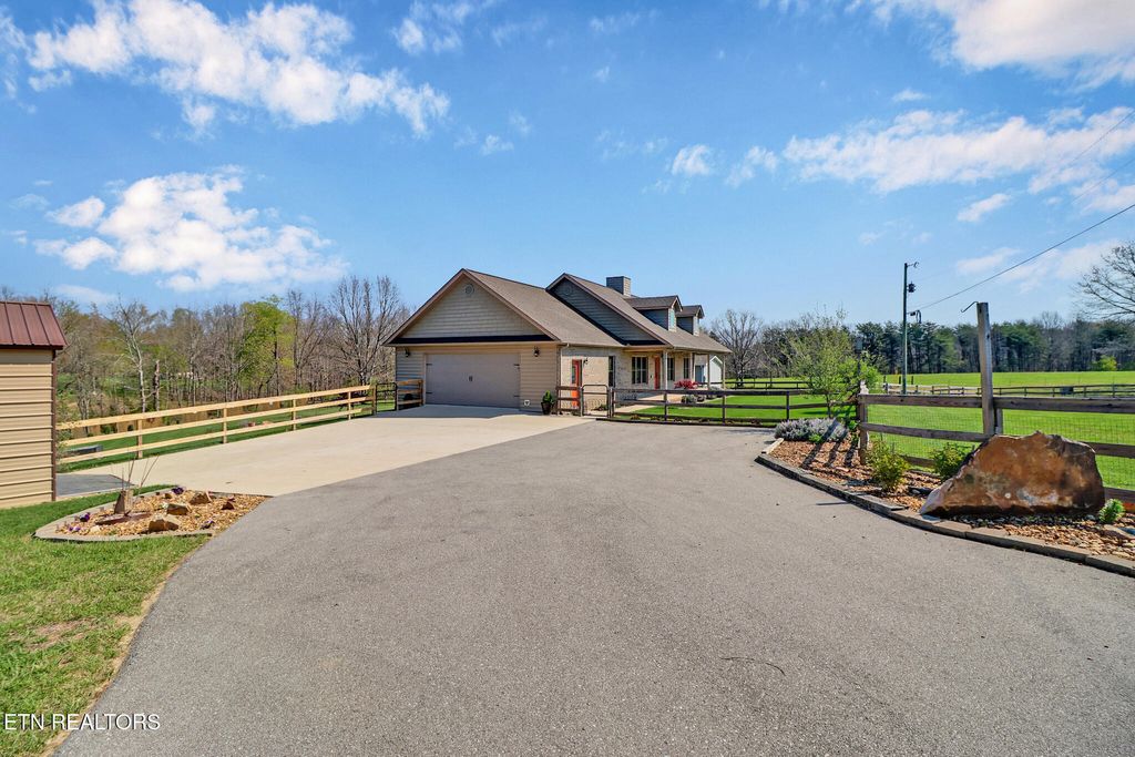 Photo of 352 Eli Ford Rd, Crossville, TN 38571 (MLS # 1336385)