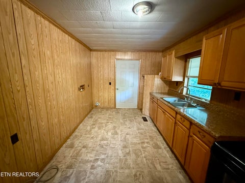 Tiny photo for 164 County Road 202, Athens, TN 37303 (MLS # 1357784)