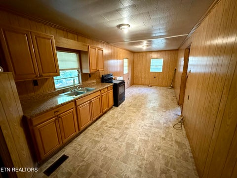 Tiny photo for 164 County Road 202, Athens, TN 37303 (MLS # 1357784)
