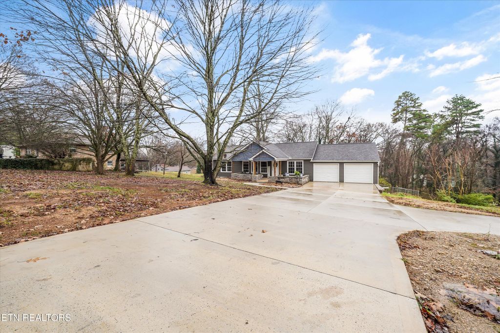 Photo of 2726 Patrick Ave, Maryville, TN 37804 (MLS # 1323900)