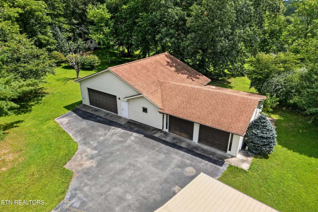 Photo of 705 Highland Drive, Crossville, TN 38572 (MLS # 1349939)