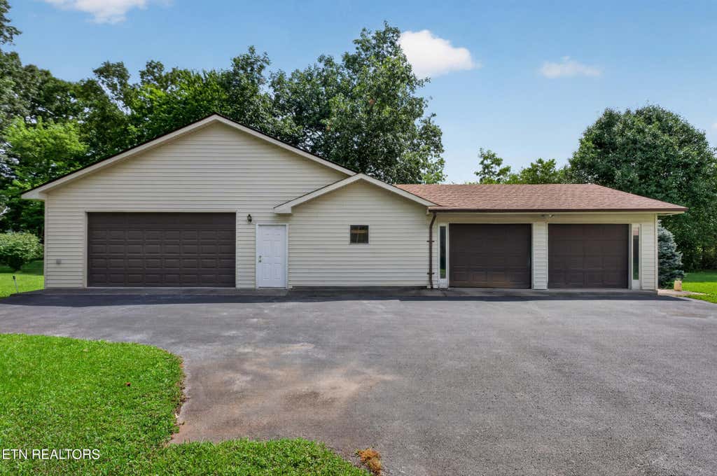 Photo of 705 Highland Drive, Crossville, TN 38572 (MLS # 1349939)