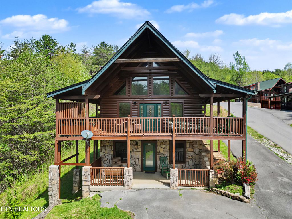 Photo of 1984 E Mountain View Way, Sevierville, TN 37862 (MLS # 1336284)