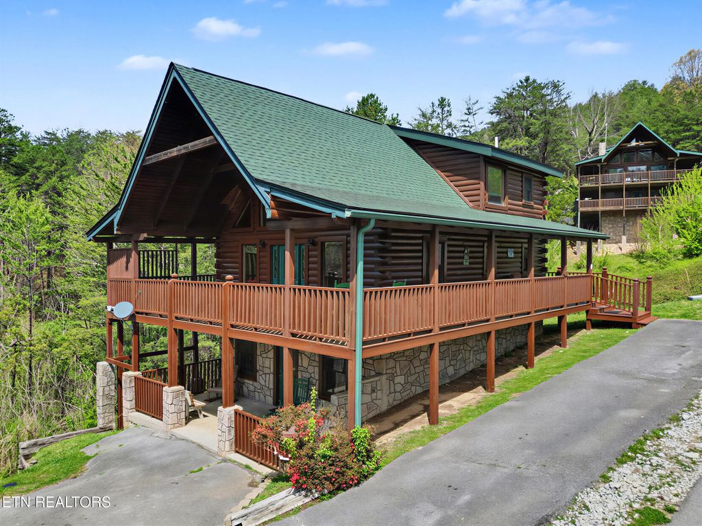 Photo of 1984 E Mountain View Way, Sevierville, TN 37862 (MLS # 1336284)