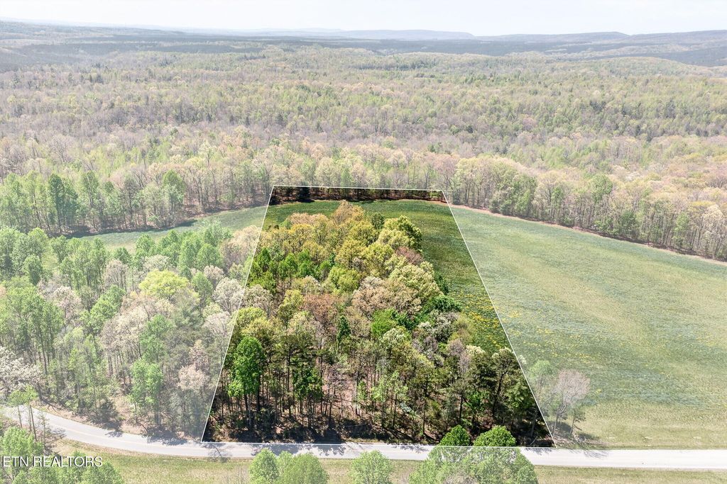 Photo of 6 Smith Mountain Rd, Rockwood, TN 37854 (MLS # 1337614)