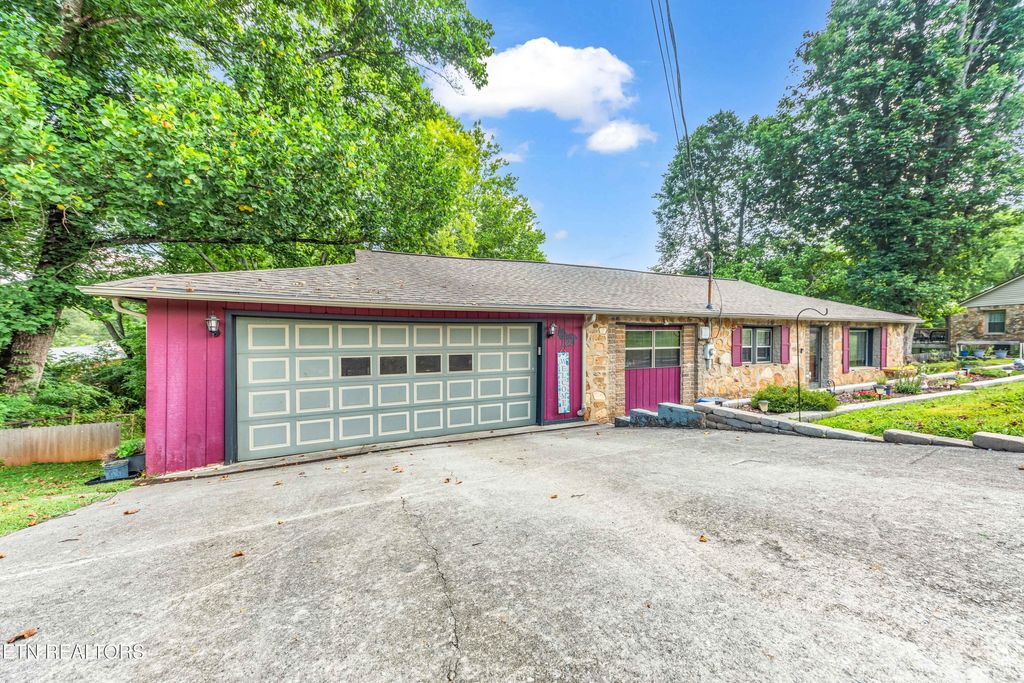Photo of 129 Huskey Circle, Seymour, TN 37865 (MLS # 1309258)