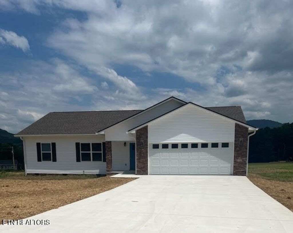 Photo of 183 Meadow Drive, Oliver Springs, TN 37840 (MLS # 1309801)