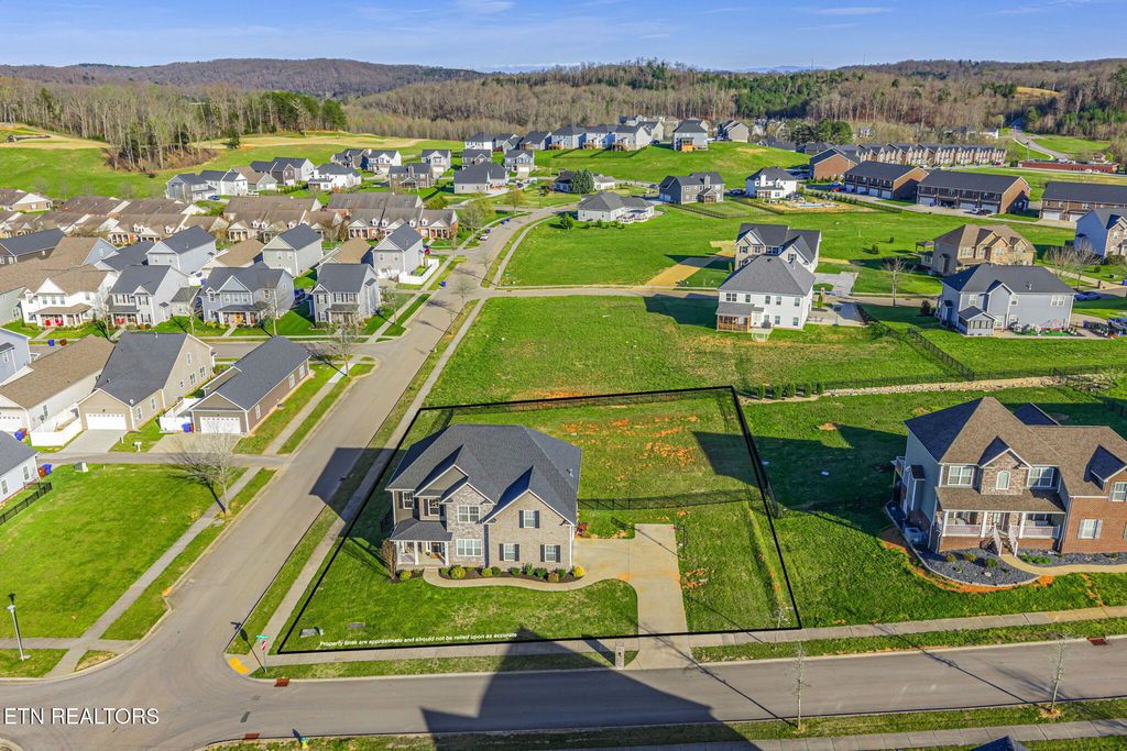 Photo of 98 E Elderberry St, Oak Ridge, TN 37830 (MLS # 1334619)