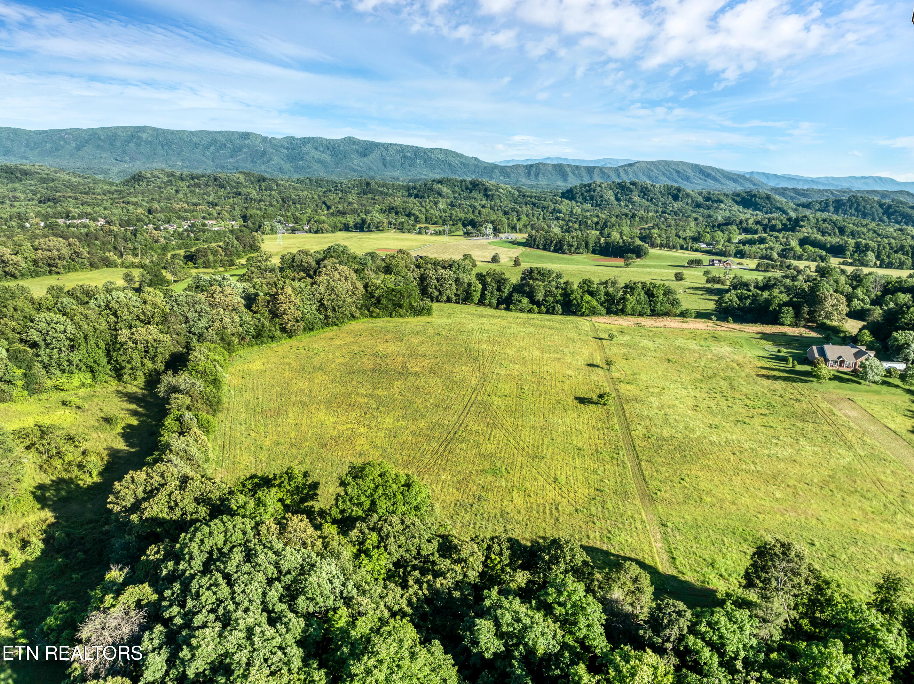 2102 Calderwood Hwy
