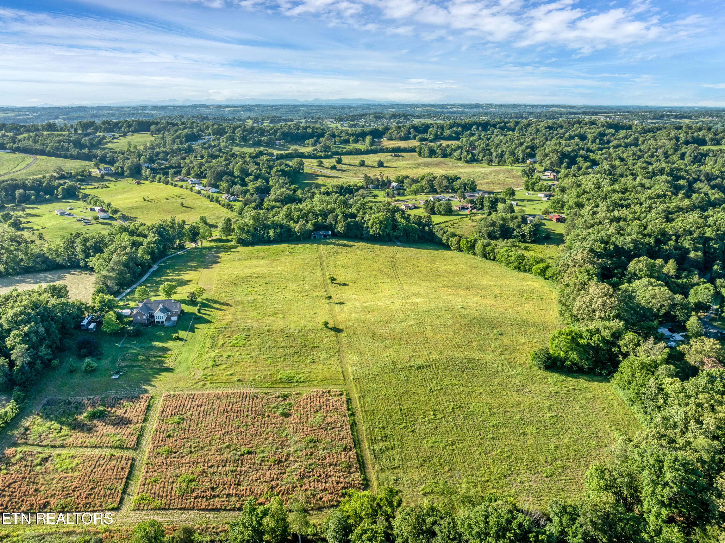 2102 Calderwood Hwy