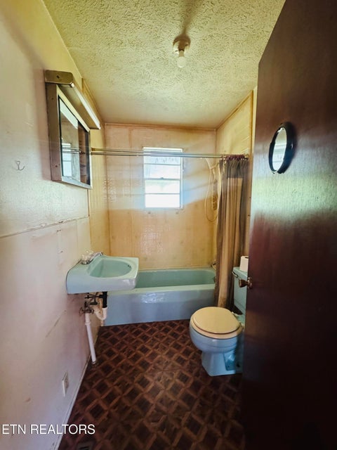 Tiny photo for 208 Leach Ave, Rocky Top, TN 37769 (MLS # 1337795)
