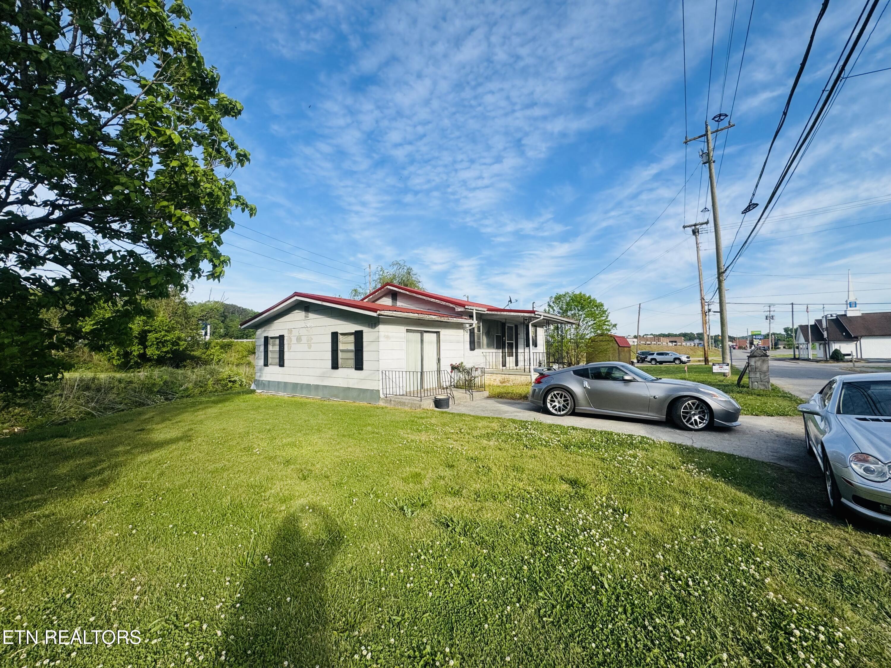 208 Leach Ave