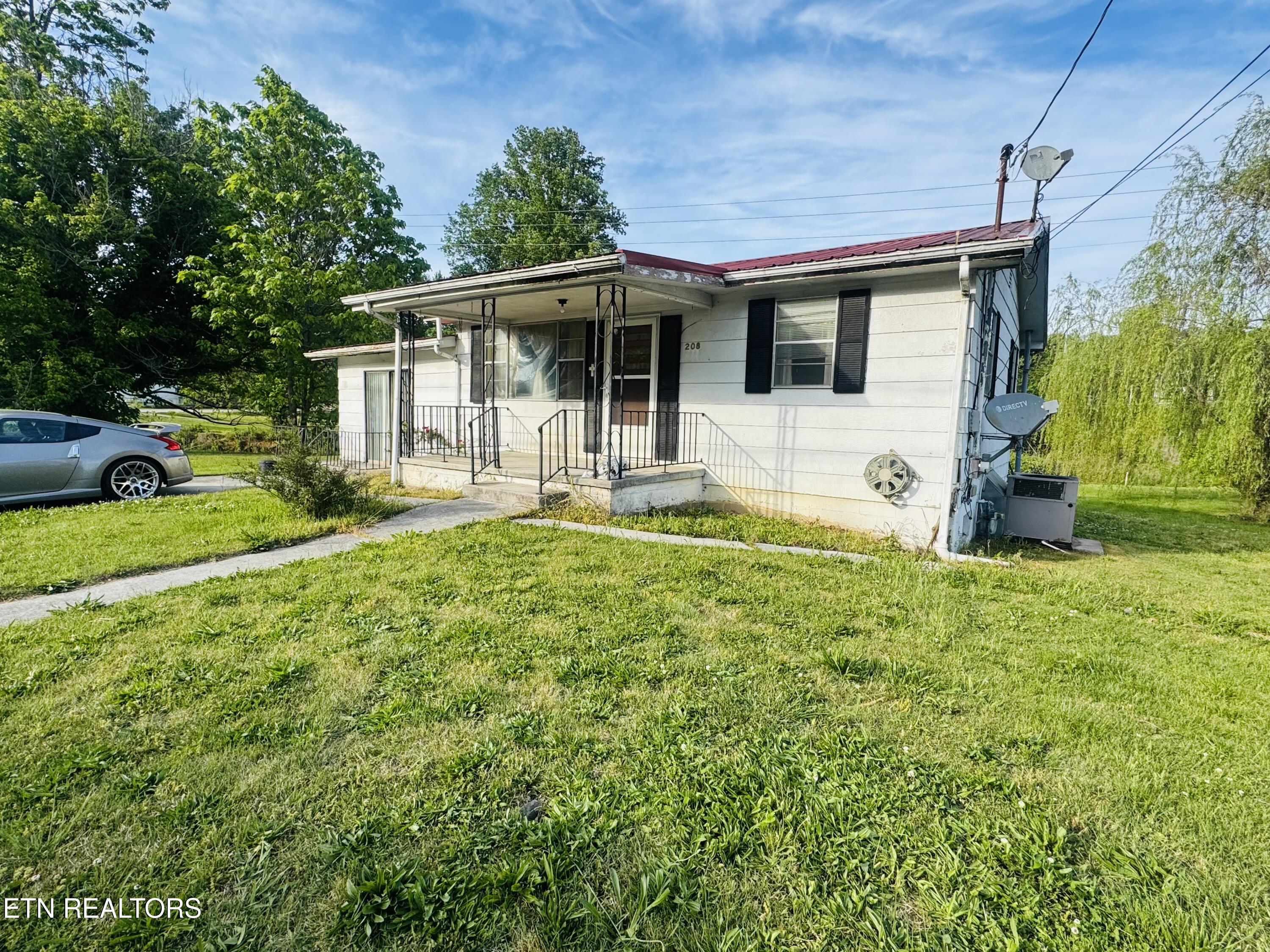 208 Leach Ave