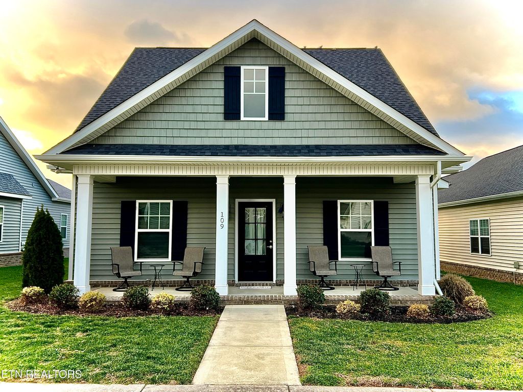 Photo of 109 E Elderberry St, Oak Ridge, TN 37830 (MLS # 1323791)